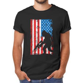 Armed Bigfoot Sasquatch Ar15 Patriotic American Flag Men T-Shirt | Favorety UK