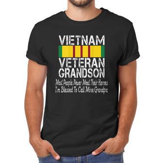 Vintage Proud Vietnam Veteran Grandson Men T-Shirt | Favorety DE