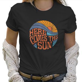 Here Comes The Sun Vintage Retro Sixties Surf Summer Beach Women T-Shirt | Favorety UK