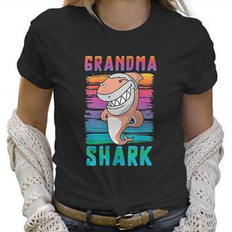 Grandma Shark Funny Retro Vintage Grandmother Women T-Shirt | Favorety CA