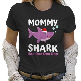 Mommy Shark Christmas Women T-Shirt | Favorety AU