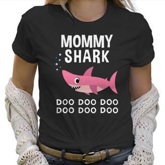 Mommy Shark Doo Doo For Matching Family Pajamas Women T-Shirt | Favorety UK