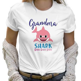 Baby Shark Grandma Shark Doo Doo Doo Women T-Shirt | Favorety CA