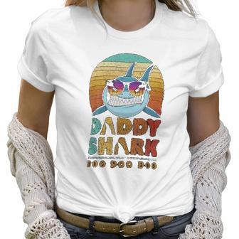 Daddy Shark Funny Fathers Day Best Christmas Gifts For Dad Women T-Shirt | Favorety AU