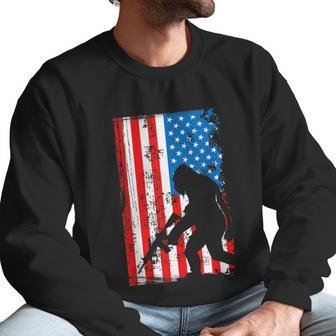 Armed Bigfoot Sasquatch Ar15 Patriotic American Flag Men Sweatshirt | Favorety DE