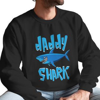 Daddy Shark Cute Papa Loves Sharks Men Sweatshirt | Favorety DE