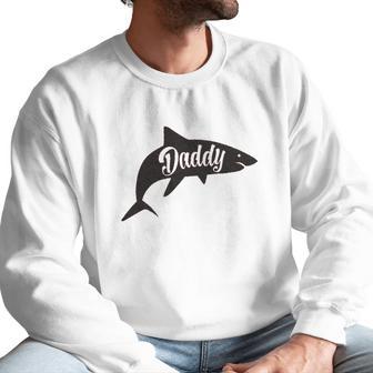 Daddy Shark Cute Funny Family Cool Best Dad Vacation Men Sweatshirt | Favorety DE