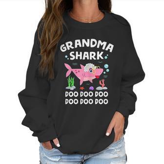 Grandma Shark Funny Mothers Day And Shark Lover Gift Women Sweatshirt | Favorety DE