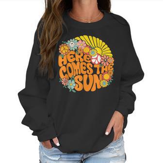 Retro Here Comes The Sun Floral Summer Family Vavation 2022 Women Sweatshirt | Favorety