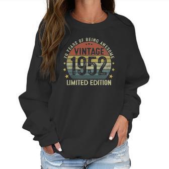 Vintage 1952 70 Years Old Gifts 70Th Birthday Gifts For Men Women Sweatshirt | Favorety UK