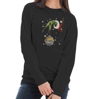 Grinch Hand Holding Baby Yoda Star Wars Christmas Shirt Women Long Sleeve Tshirt | Favorety DE