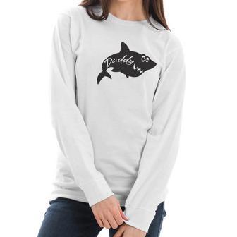 Daddy Shark Mommy Shark Dad Birthday Gifts Women Long Sleeve Tshirt | Favorety AU