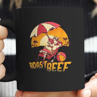 Roast Beef Funny Cow Sunbathing On The Beach Coffee Mug | Favorety DE