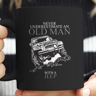 Never Underestimate An Old Man Jeep T-Shirts Coffee Mug | Favorety DE