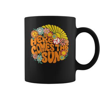 Retro Here Comes The Sun Floral Summer Family Vavation 2022 Coffee Mug | Favorety