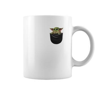 Baby Yoda In Pocket The Mandalorian Shirt Coffee Mug | Favorety DE