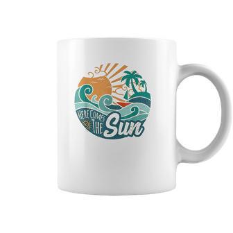 Here Comes The Sun Vintage Style Retro 60S Summer Gift Coffee Mug | Favorety AU