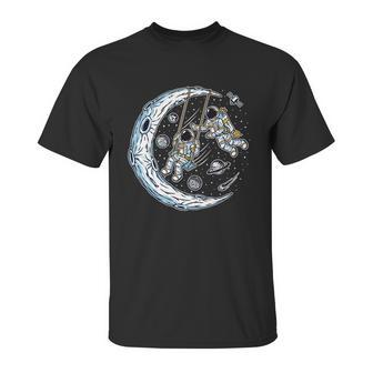 Astronauts Moon Swinging Unisex T-Shirt | Favorety DE