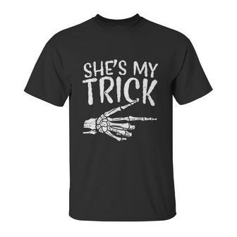 Mens Shes My Trick Matching Couple Halloween Costume Boyfriend Unisex T-Shirt | Favorety DE