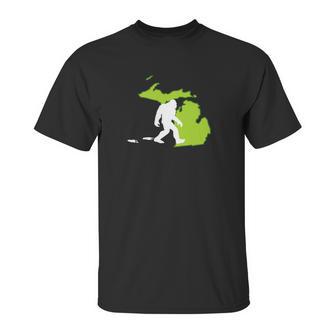 Michigan State Bigfoot Hunter Unisex T-Shirt | Favorety UK