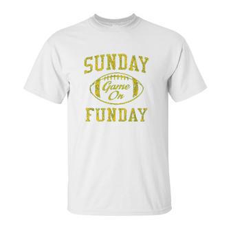 Vintage Sunday Funday Green Bay Football Retro Unisex T-Shirt | Favorety AU