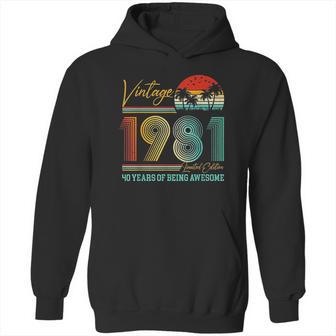 40Th Birthday Gift Vintage 1981 Retro 40 Years Old Hoodie | Favorety UK