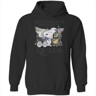 Snoopy And Woodstock Happiness Is Listening To Queen T-Shirt Hoodie | Favorety DE