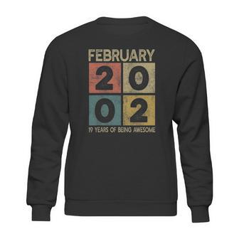 Retro Born In 2002 Limited Edition 19Th Bday 19 Years Old Sweatshirt | Favorety