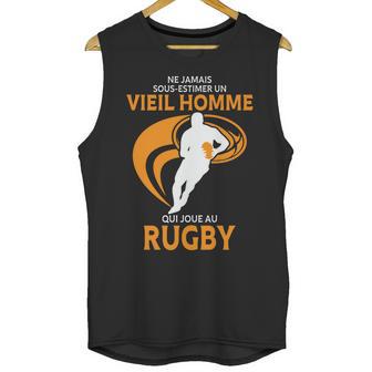 Ne Jamais Sous Estimer Un Vieil Homme Qui Joue Au Rugby Unisex Tank Top | Favorety UK