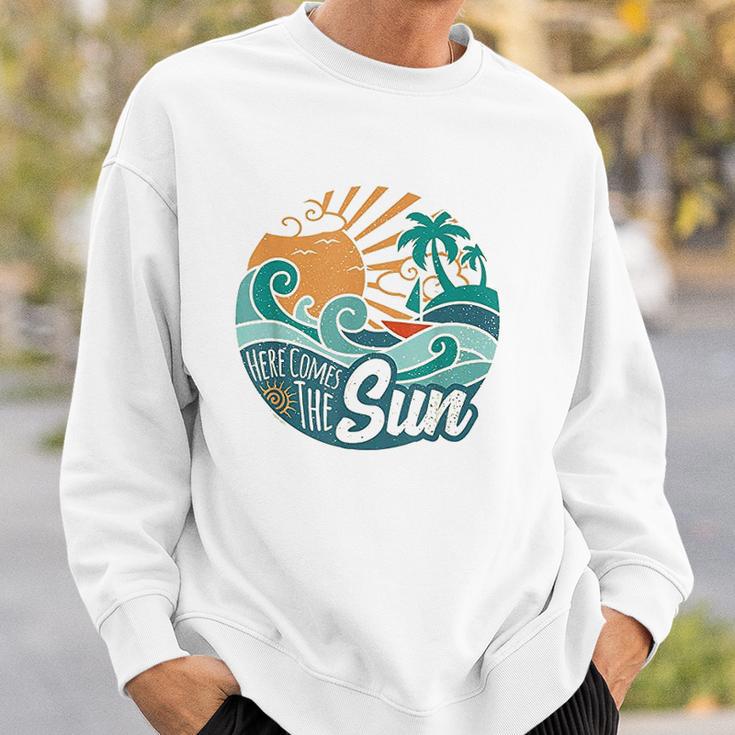 Here Comes The Sun Vintage Style Retro 60S Summer Gift Sweatshirt Gifts for Him