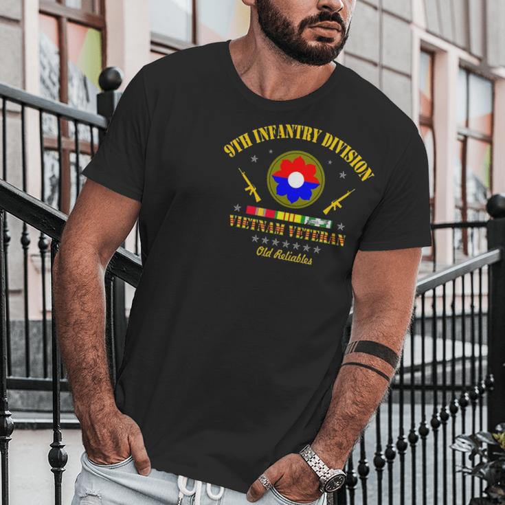 9Th Infantry Division Vietnam Veteran Old Reliables Veteran Men T-Shirt