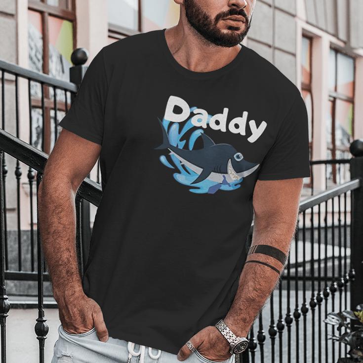 Daddy Shark Cartoon Gift Dad Birthday Gifts Men T-Shirt