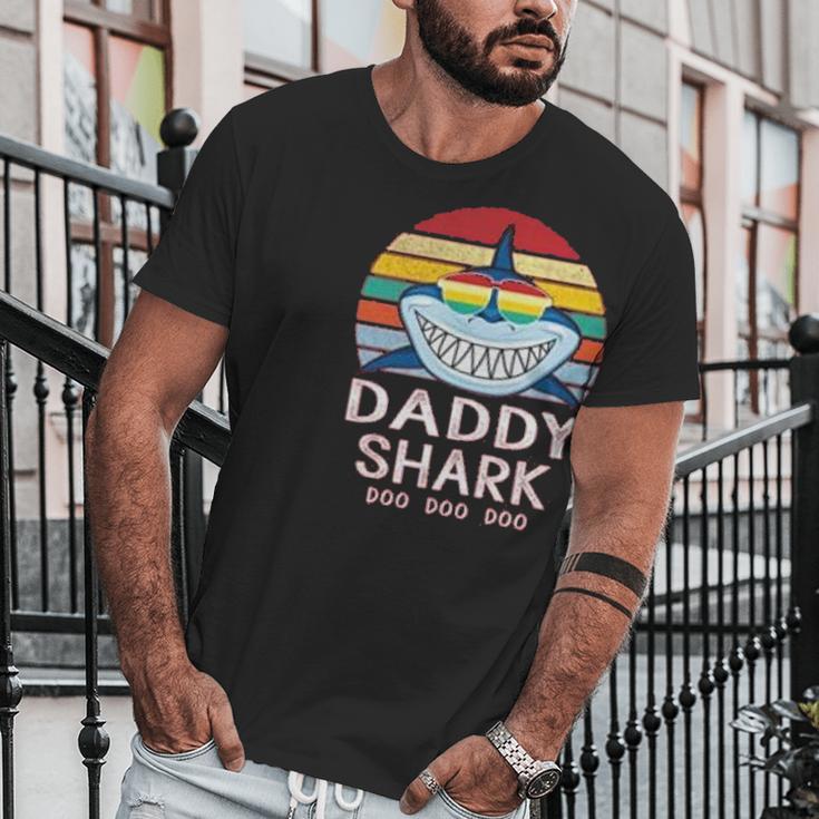 Daddy Shark For Dad Men T-Shirt