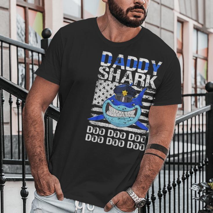 Daddy Shark Doo Doo American Flag Retro Men T-Shirt