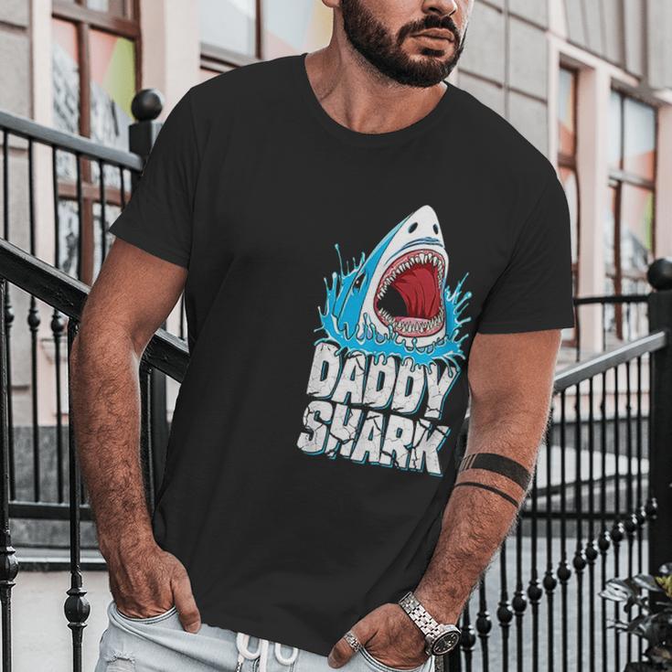 Daddy Shark Fathers Day Gifts Family Matching Dad Men T-Shirt