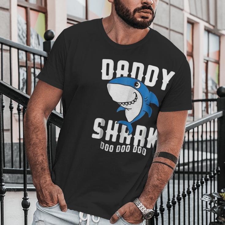 Funny Daddy Shark Doo Dad Birthday Gifts Men T-Shirt