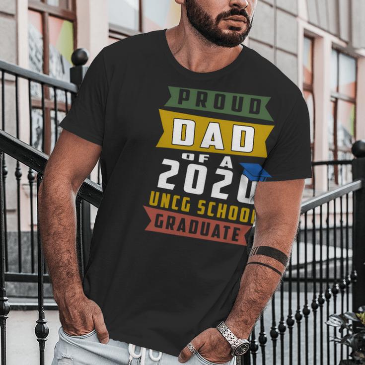 Proud Dad Of A 2020 Uncg School University Of North Carolina At Greensboro Graduate Men T-Shirt