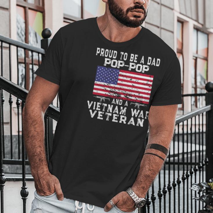 Mens Proud Dad Pop-Pop Vietnam War Veteran - Retro Us Flag Grandpa Men T-Shirt