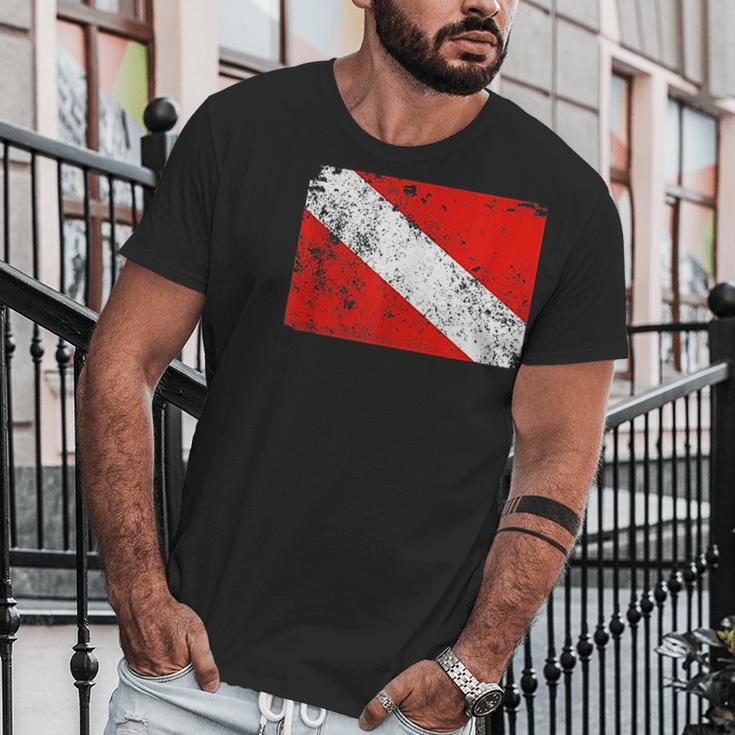 Retro Diver Down Flag Vintage Style Scuba Men T-Shirt