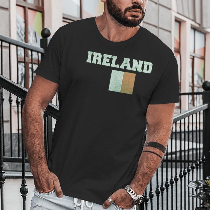 Trunk Candy Distressed St Patricks Day Ireland Flag Men T-Shirt