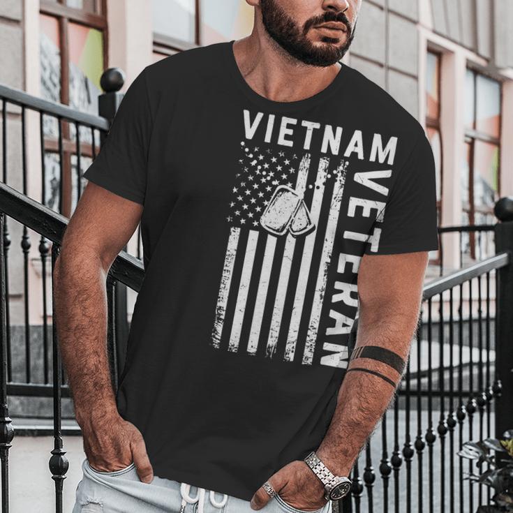 Vietnam Veteran 2022 Black White Great Flag Men T-Shirt