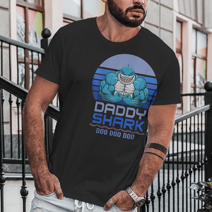 Vintage Weight Lifting Daddy Shark Men T-Shirt