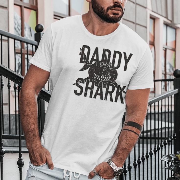 Daddy Shark Printed Graphic Dad Birthday Gifts Men T-Shirt