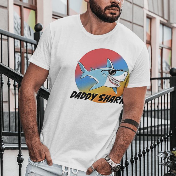 Daddy Shark With Sunglasses And Vintage Sunset Men T-Shirt