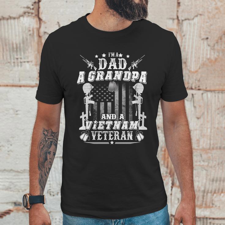 Im A Dad A Grandpa And Vietnam Veteran Graphic Design Printed Casual Daily Basic Men T-Shirt