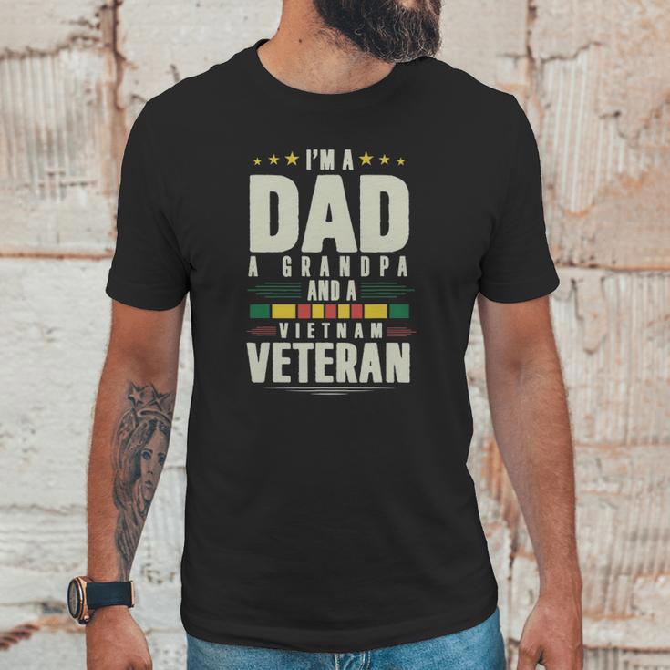 Im A Dad A Grandpa And A Vietnam Veteran Men T-Shirt