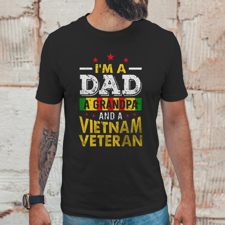 I Am A Dad And A Vietnam Veteran Enjoyable Gift 2022 Men T-Shirt