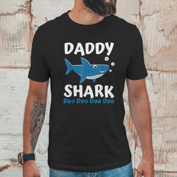 Fathers Day Daddy Shark Doo Doo Men T-Shirt