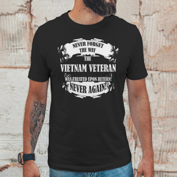 Never Forget The Way Vietnam Veteran Was Treated Men T-Shirt