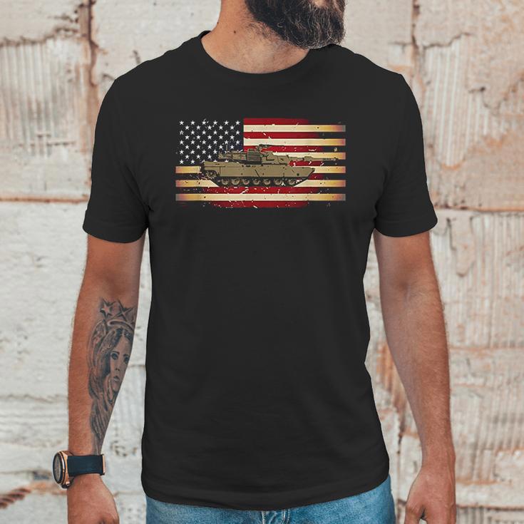 M1 Tank And American Flag Veterans Men T-Shirt